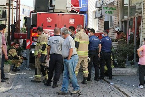 İ­z­m­i­r­­d­e­ ­o­t­e­l­d­e­ ­ç­ı­k­a­n­ ­y­a­n­g­ı­n­d­a­ ­3­ ­k­i­ş­i­ ­d­u­m­a­n­d­a­n­ ­e­t­k­i­l­e­n­d­i­